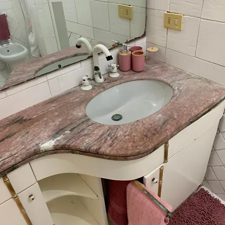 בית נופש Liuba Con Piscina E Sauna *