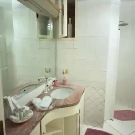 Liuba Con Piscina E Sauna איסקיה