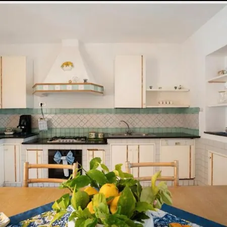 Liuba Con Piscina E Sauna *