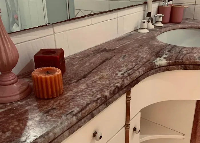 Liuba Con Piscina E Sauna בית נופש