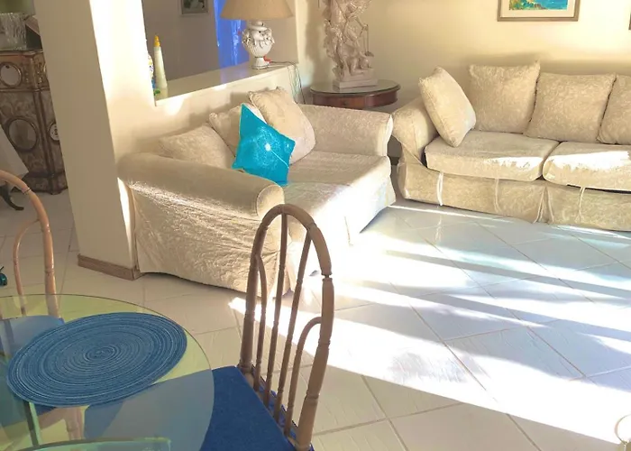 Liuba Con Piscina E Sauna איסקיה