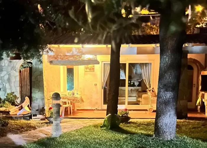 בית נופש Liuba Con Piscina E Sauna איסקיה