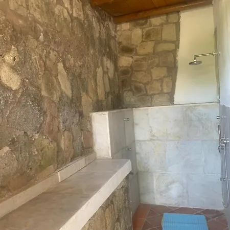 Liuba Con Piscina E Sauna Ischia