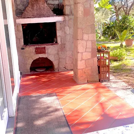 Liuba Con Piscina E Sauna *