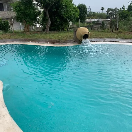 Liuba Con Piscina E Sauna Feriehus *