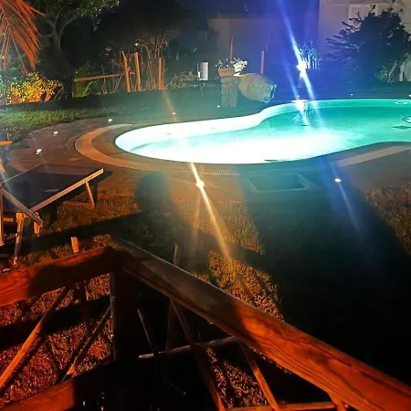 Liuba Con Piscina E Sauna Ischia