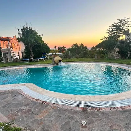 Liuba Con Piscina