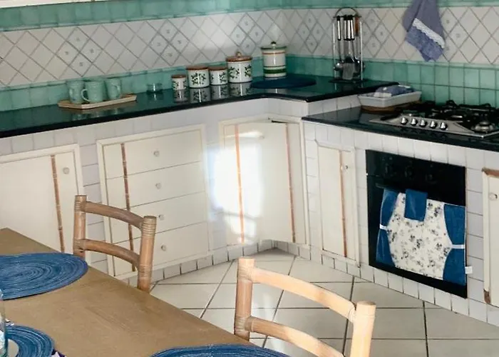 Liuba Con Piscina E Sauna