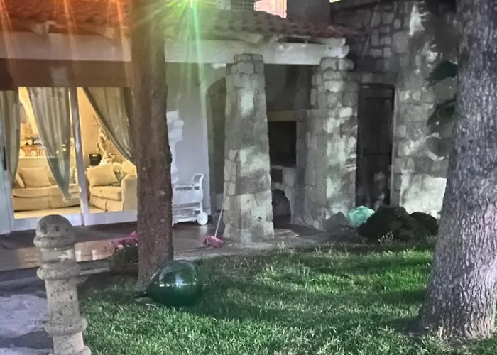 Liuba Con Piscina E Sauna Дом отдыха