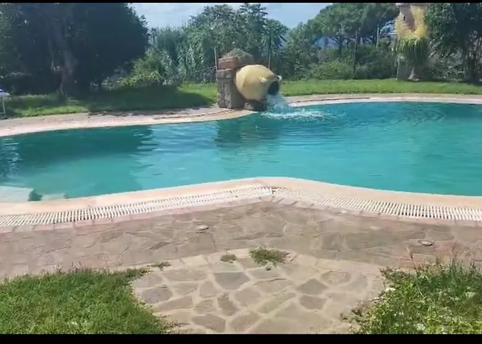 Liuba Con Piscina E Sauna Дом отдыха Искья