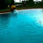 Dom wakacyjny Liuba Con Piscina *