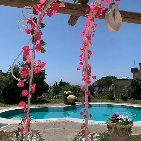 Liuba Con Piscina E Sauna