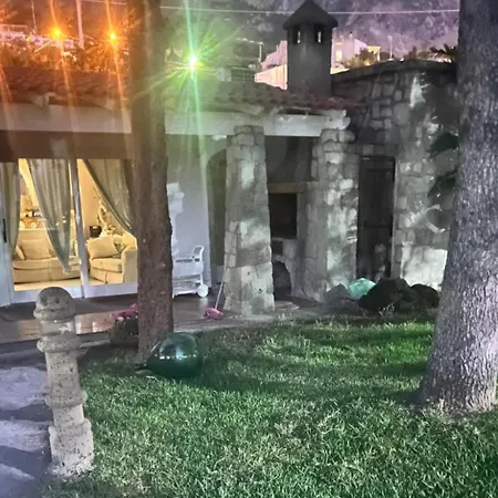 Liuba Con Piscina E Sauna Hébergement de vacances