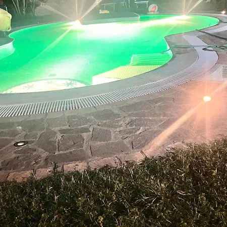 Liuba Con Piscina E Sauna *